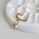 Gold ring with dangling pearls Stainless Steel