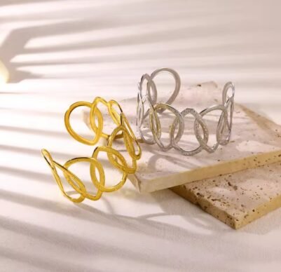 img_1568 Geometric bracelet 18K Gold-plated Stainless Steel - Image 1