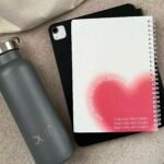 She mind her own business 💗