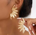Geometric hanging earrings - Image 3