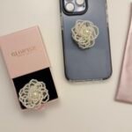 Pearl Flower Phone Holder 🤍 - Image 3
