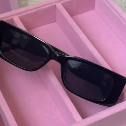 Luxury Black Icon Sunglasses - Image 4