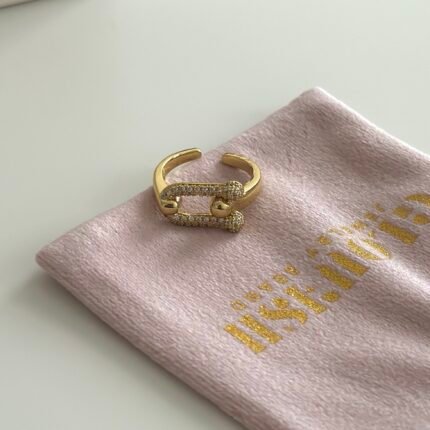 Pin Glow Ring ✨